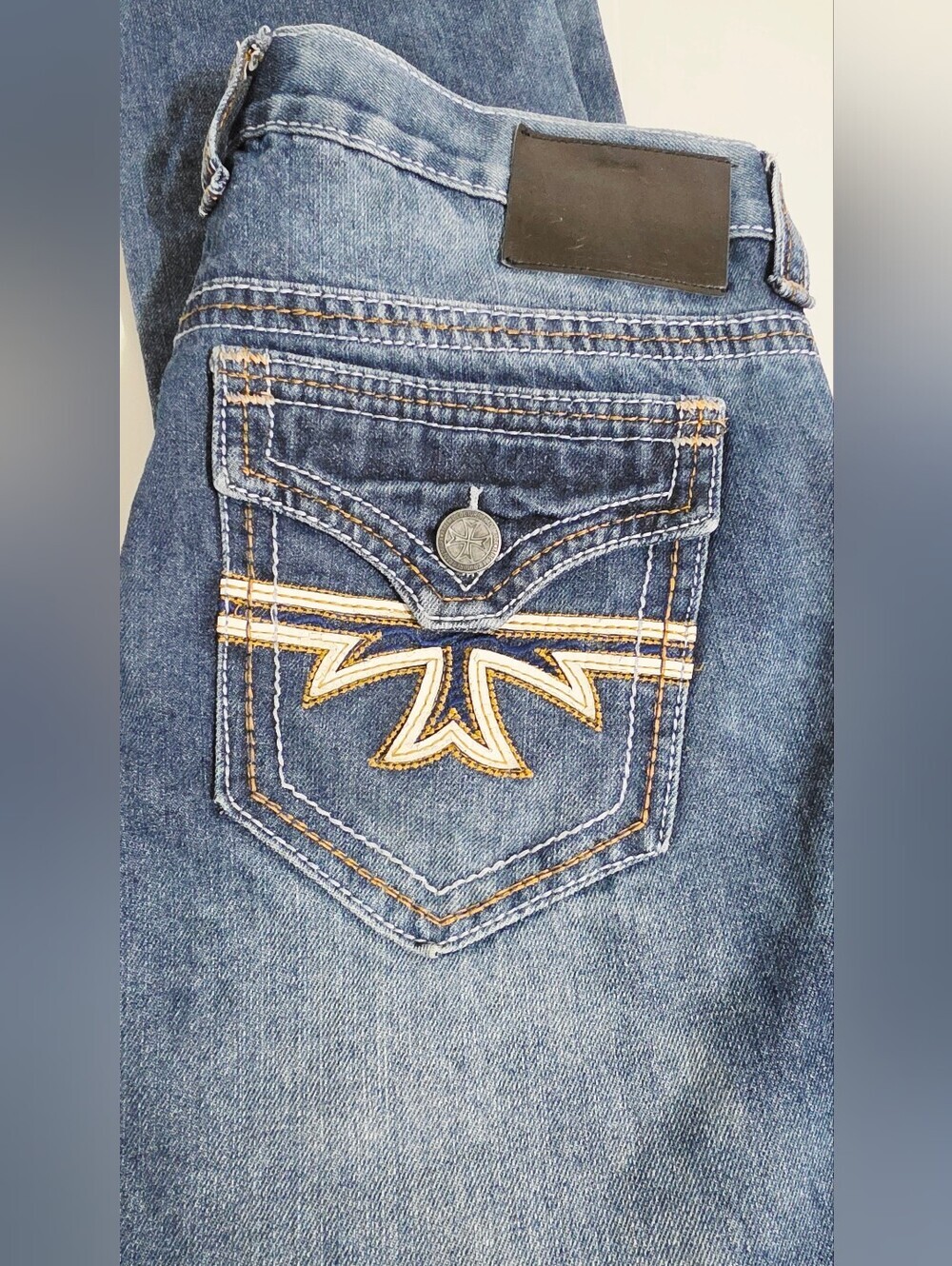 Xtreme Couture Jeans Mens 30/32 Y2K Cross Embroidered Distressed Denim Grunge - Picture 2 of 13